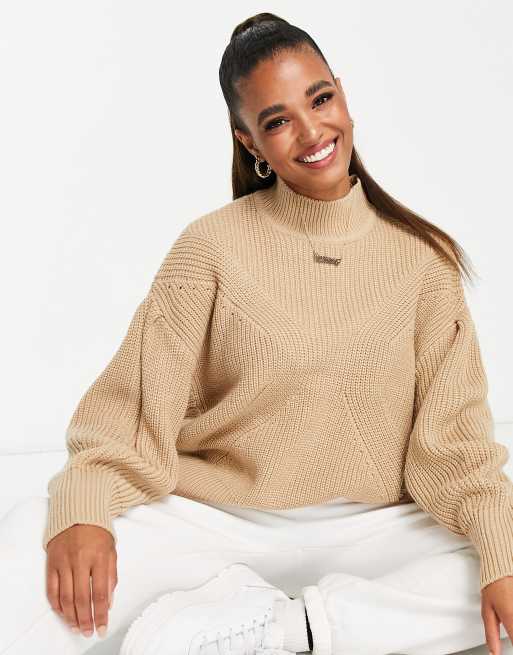 Miss Selfridge - Maglione con collo a imbuto e spacco sull'orlo color cammello 