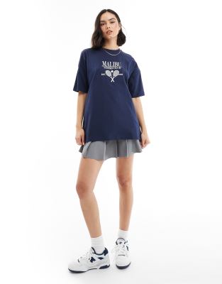 Miss Selfridge - Malibu - Oversize-T-Shirt in Marineblau