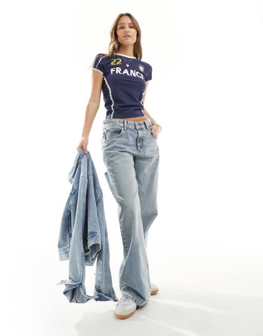 Miss Selfridge – Marinblå, kort T-shirt med fotbollstryck, 2 av 4