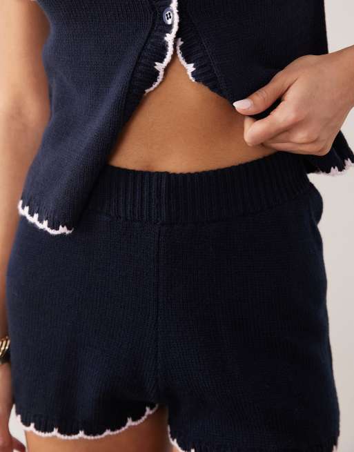 Miss Selfridge – Marinblå shorts med langettsömmar, 3 av 5
