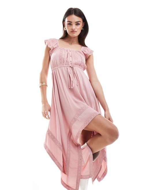 Miss Selfridge – Marszczona sukienka mini z asymetrycznym dołem w spranym różowym kolorze