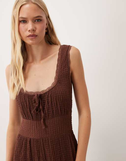 Miss Selfridge maxi jurk met smokdetail in chocoladebruin, 3 van 4