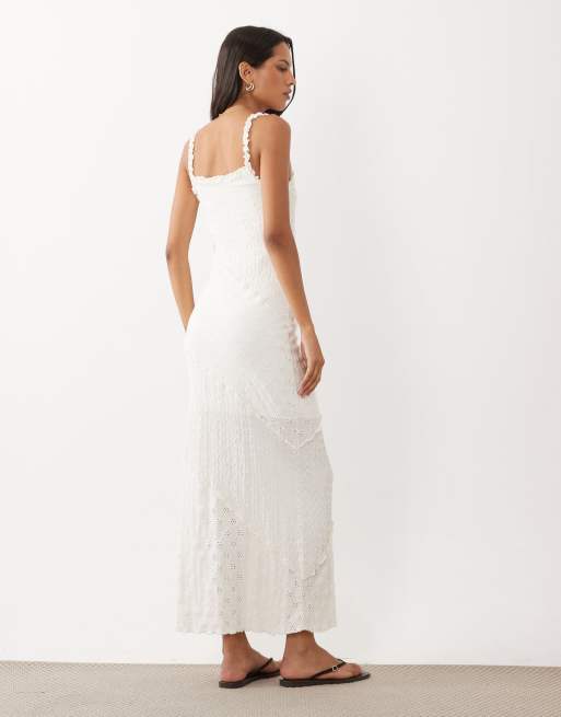 Miss Selfridge maxi-jurk met textuur en cami in crème, 3 van 4
