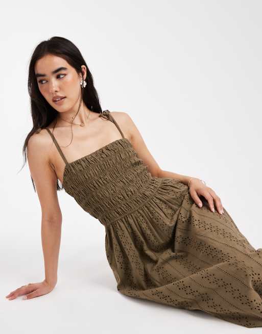 Miss Selfridge - Maxi jurk van broderie met bandjes in kaki, 2 van 4