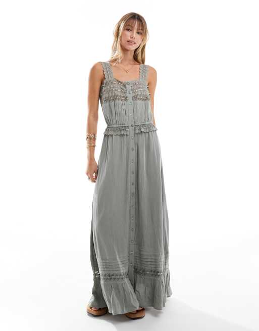 Miss Selfridge - Maxi jurk van kreukelstof met kanten inzetstukken en bandjes in grijs met wassing