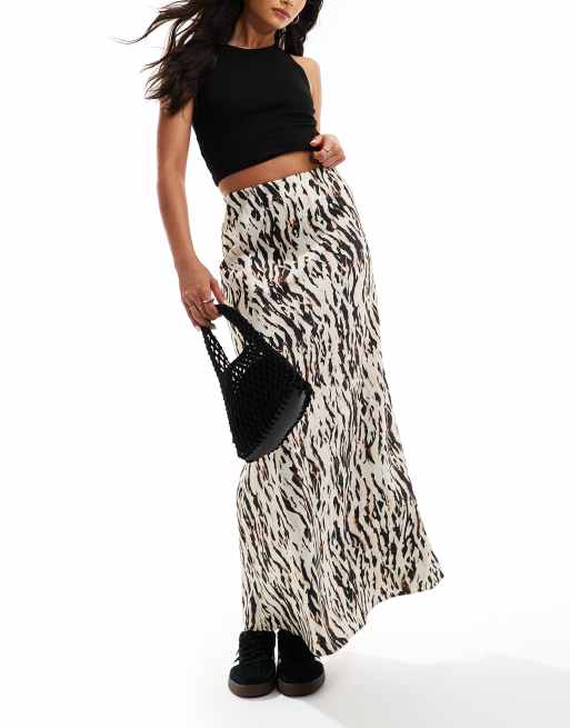 Miss Selfridge - Maxi-sliprok van satijn met dierenprint