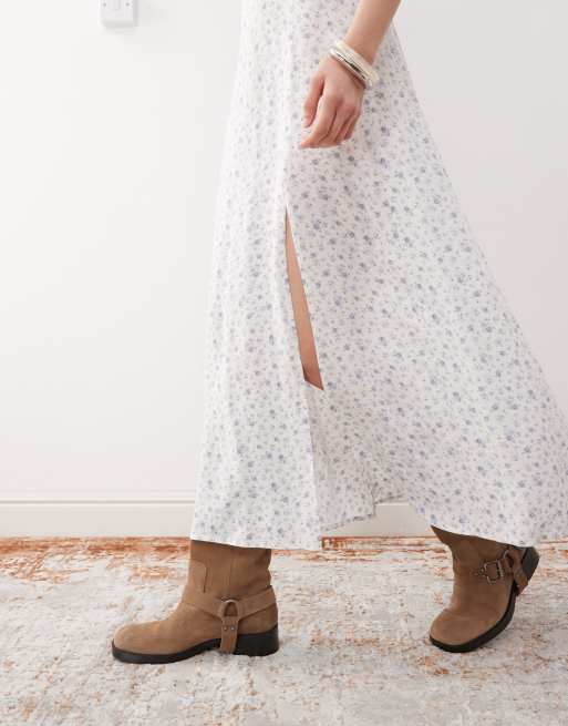 Miss Selfridge maxi tea dress in delicate blue floral print, 4 of 4