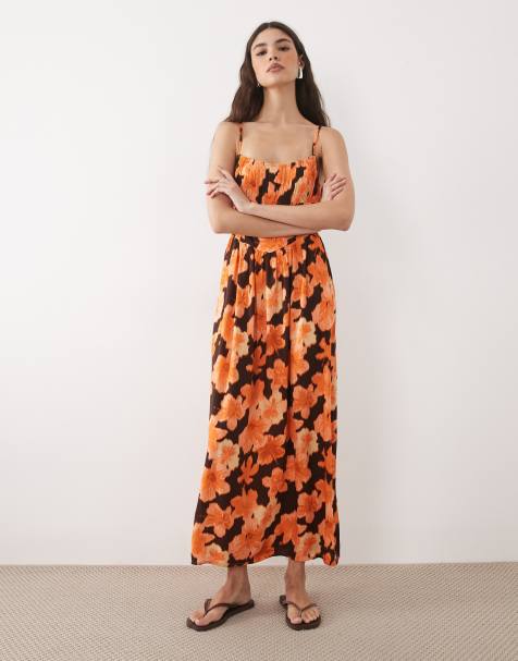 Miss Selfridge – Maxikleid aus gesponnenem Material in Hibiskus mit Riemchenträgern - view 1