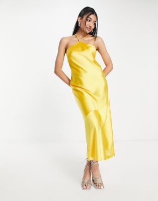 Miss Selfridge - Maxikleid aus Satin in Gelb mit Neckholder