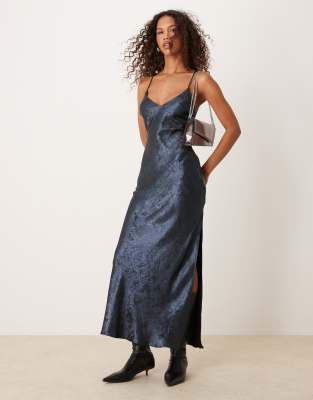 Miss Selfridge - Maxikleid in Metallic-Blau mit Riemchenträgern