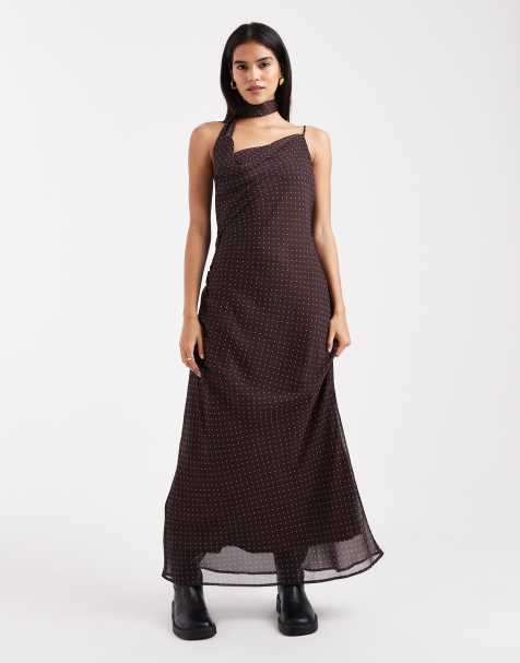 Miss Selfridge – Maxikleid mit Polka Dots, Wasserfallausschnitt und Bindedetail am Hals - view 1