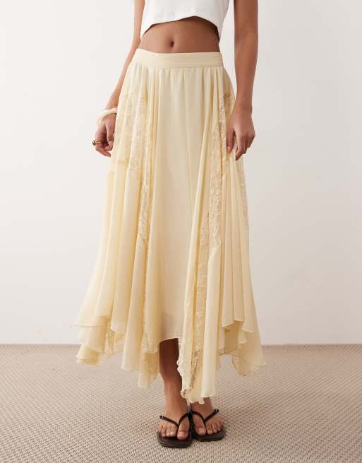 Miss Selfridge – Maxirock aus Chiffon-Spitzen-Mix in Buttermilchgelb mit Zipfelsaum, 2 von 5