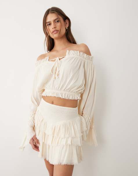 Miss Selfridge – Mehrlagige Boho-Shorts in Cremeweiß - view 1