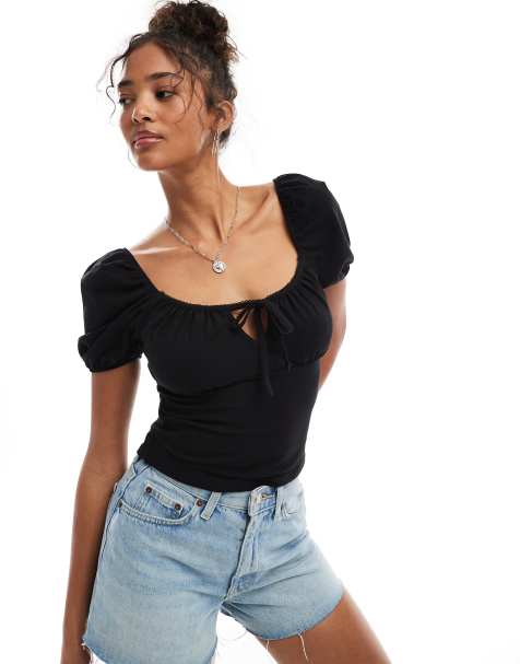 Miss Selfridge - Melkmeisjestop met gestrikte voorkant in zwart - view 1