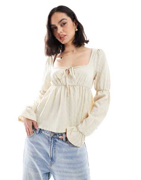 Miss Selfridge - Melkmeisjestop met lange mouwen en peplum in naturel - view 1