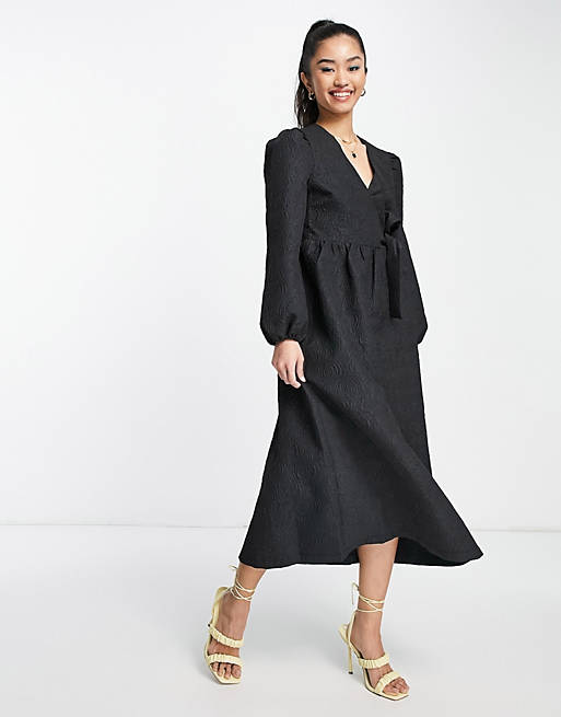 Miss Selfridge - Midi-jurk van jacquard met overslag in zwart