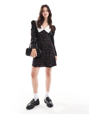 Thumbnail - Miss Selfridge - Mini-Freizeitkleid mit Kirsch- und Punkteprint und Kragen-Bunt