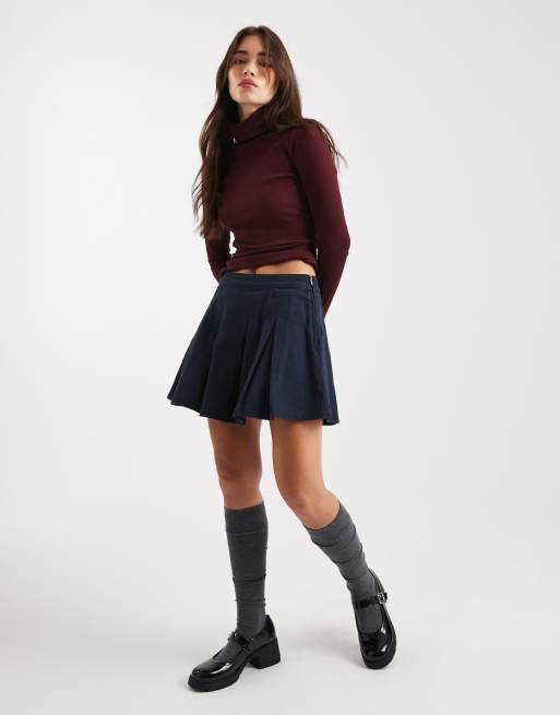 Miss Selfridge - Mini-jupe plissée d'ensemble - Bleu marine délavé, 2 de 5