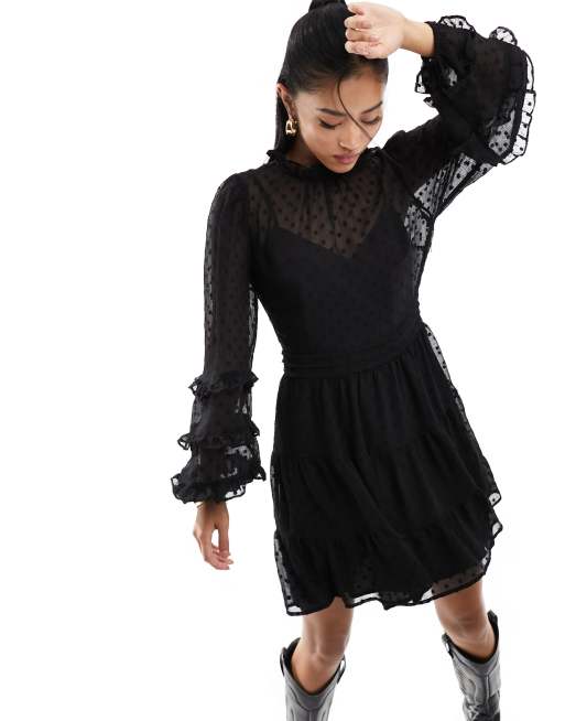Miss Selfridge - Mini-jurk van dobby-chiffon met ruches in zwart