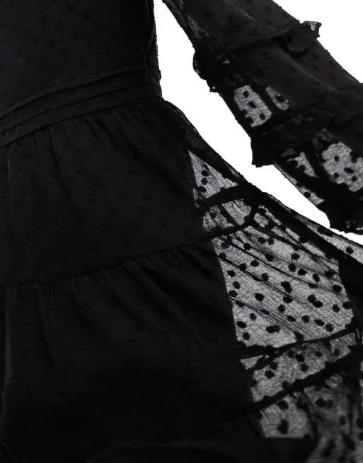 Miss Selfridge - Mini-jurk van dobby-chiffon met ruches in zwart, 3 van 4
