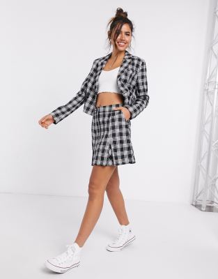 black mini kilt