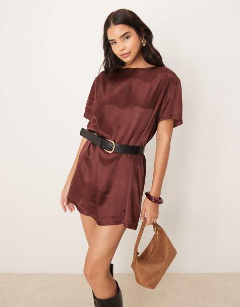 Miss Selfridge – Mini-T-Shirt-Kleid aus Satin in Schokobraun mit Oversize-Schnitt - view 1