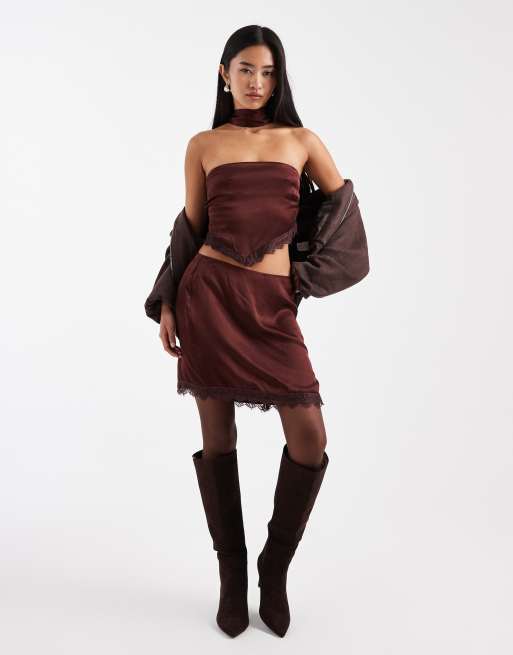 Miss Selfridge - Minigonna con bordi smerlati color cioccolato in coordinato