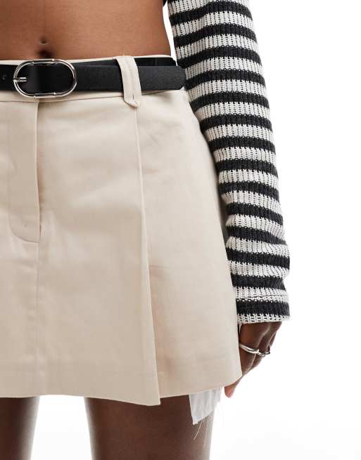 Miss Selfridge - Minigonna pantalone in cotone a pieghe color pietra con cintura, 2 di 5