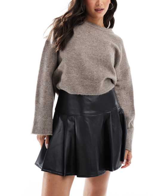 Miss Selfridge - Minigonna stile kilt nera in pelle sintetica