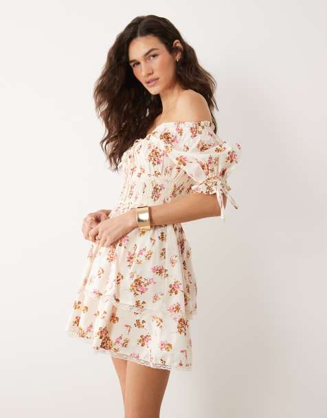 Miss Selfridge - Minikjole med korset-design og ferskenfarvet blomstermønster - view 1