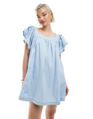 Miss Selfridge – Minikleid aus Chambray in Bleichwaschung - view 1