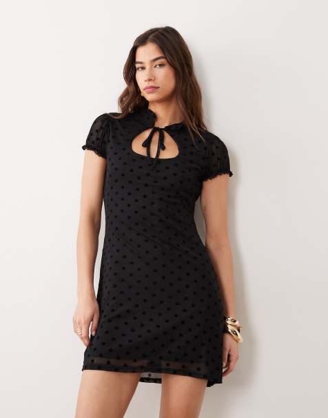 Miss Selfridge – Minikleid aus Netzstoff mit Polka Dots, Flügelärmeln und Schlüssellochausschnitt - view 1