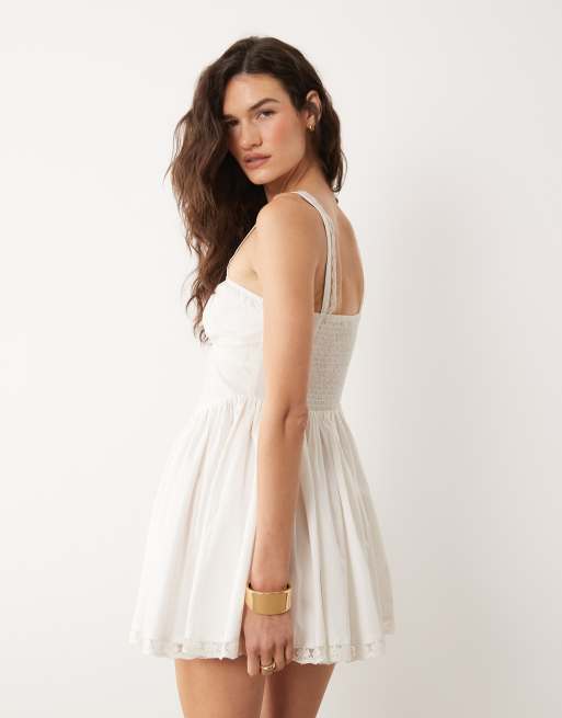 Miss Selfridge – Minikleid aus Popeline in Weiß mit Korsettdetail, 4 von 4