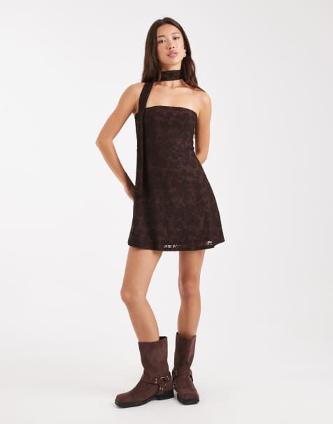 Miss Selfridge – Minikleid aus Spitze in Schokobraun mit Schaldetail - view 1
