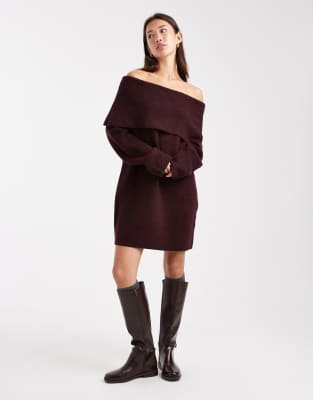 Miss Selfridge - Minikleid in Schokoladenbraun mit umgeschlagenem Carmen-Ausschnitt-Lila