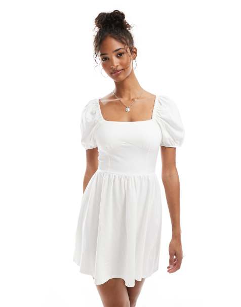 Miss Selfridge – Minikleid in Weiß mit Puffärmeln und Milchmädchen-Dekolleté - view 1