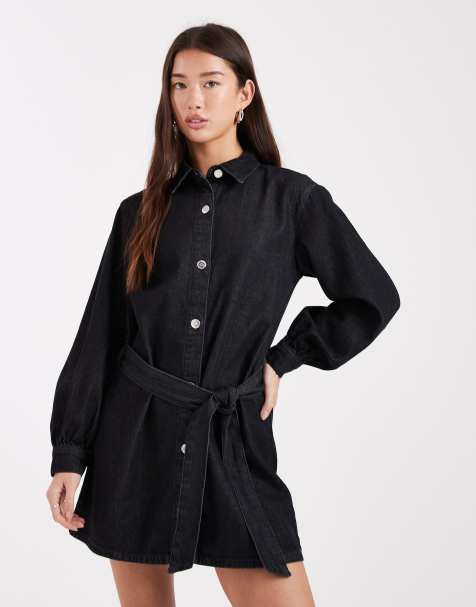 Miss Selfridge – Minikleid mit Gürtel in schwarzer Waschung - view 1