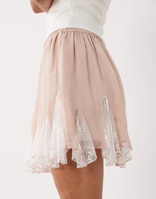 Miss Selfridge minirok met kant en godets in roze, 4 van 5