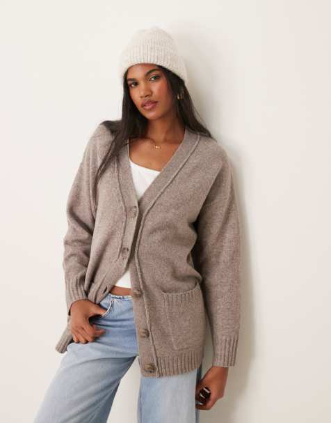 Miss Selfridge – Mittellange Strickjacke in Pilzbraun mit Nahtdetail - view 1