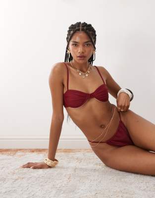 Miss Selfridge - Mix and Match - Bikinioberteil in Burgunderrot mit gerafften Körbchen und schmalen Trägern