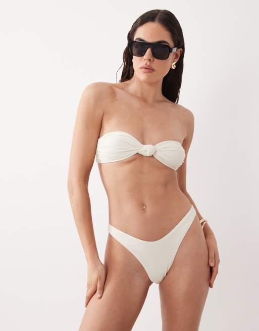 Miss Selfridge – Mix and Match – Trägerloses Bikinioberteil in Creme mit Bindedetail vorne, 2 von 4