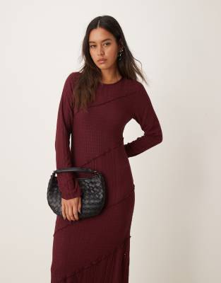 mixed texture long sleeve dress in burgundy-Red