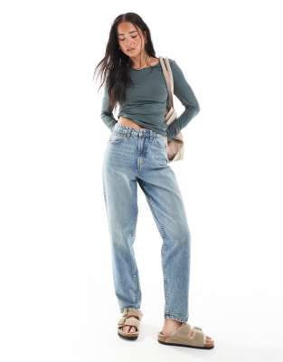 Miss Selfridge - Mom-Jeans in heller Waschung mit hohem Bund-Blau