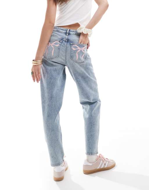 Miss Selfridge – Mom jeans med rosett på fickan, 2 av 5