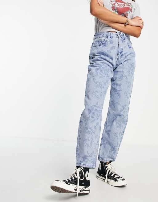Miss Selfridge Mom – Niebieskie jeansy w kwiatowy wzór