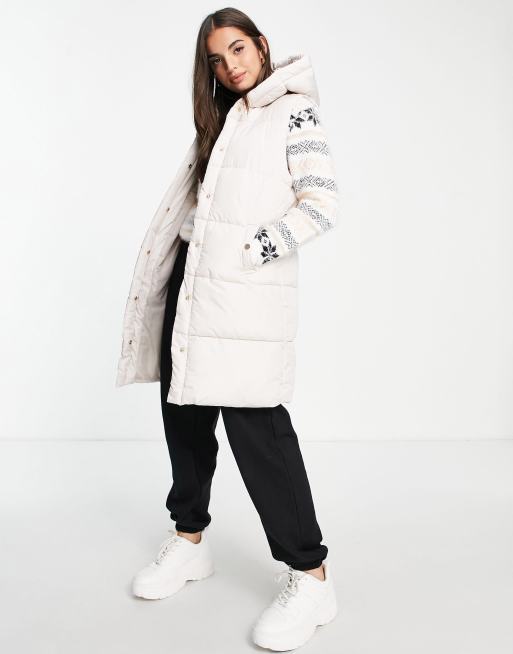 Miss Selfridge - Mouwloos gewatteerd jack met riem in ivoorwit 