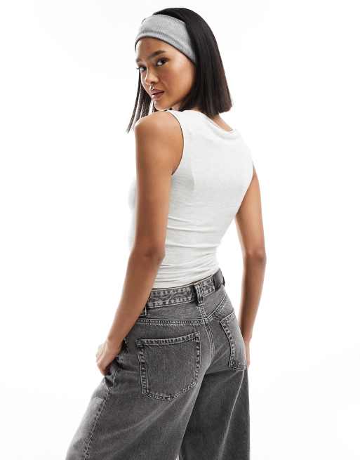 Miss Selfridge - Mouwloze tanktop met rechte hals in gemêleerd grijs, 2 van 4