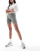 Thumbnail 1 van 5