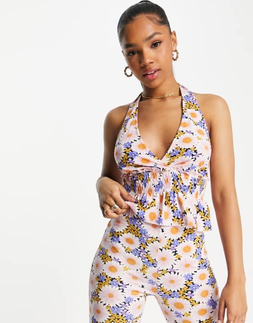 Miss Selfridge - Naadloze top met gesmokte taille, halternek en bloemenprint