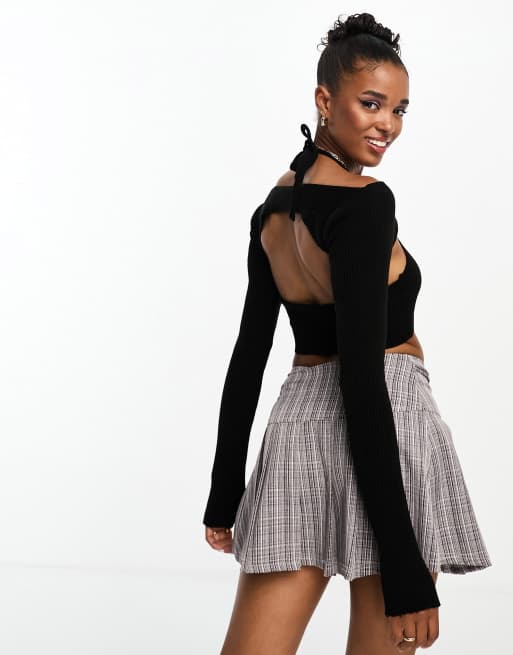Miss Selfridge – Neckholder-Oberteil aus Rippstrick in Schwarz mit abnehmbarem Armwärmer, 4 von 4